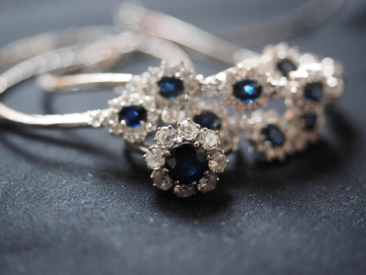 Blue sapphire stones in a diamond ring