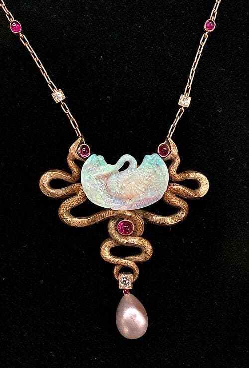 A nineteenth-century necklace