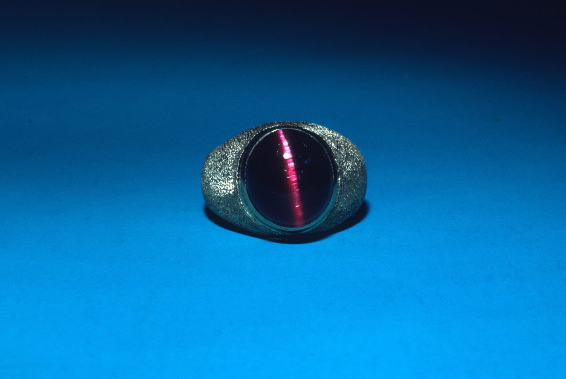 cat's eye rubellite - phenomenal gems